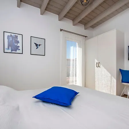 Tatil Evi Vollstaendig Freistehende Designervilla Mit Infinity Pool *