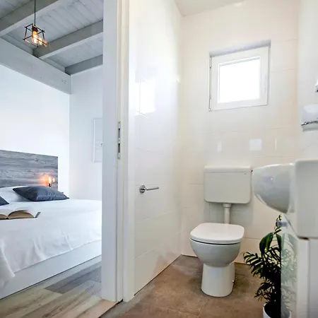 Vollstaendig Freistehende Designervilla Mit Infinity Pool * Marčana