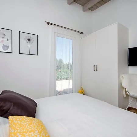 Vollstaendig Freistehende Designervilla Mit Infinity Pool Holiday home *